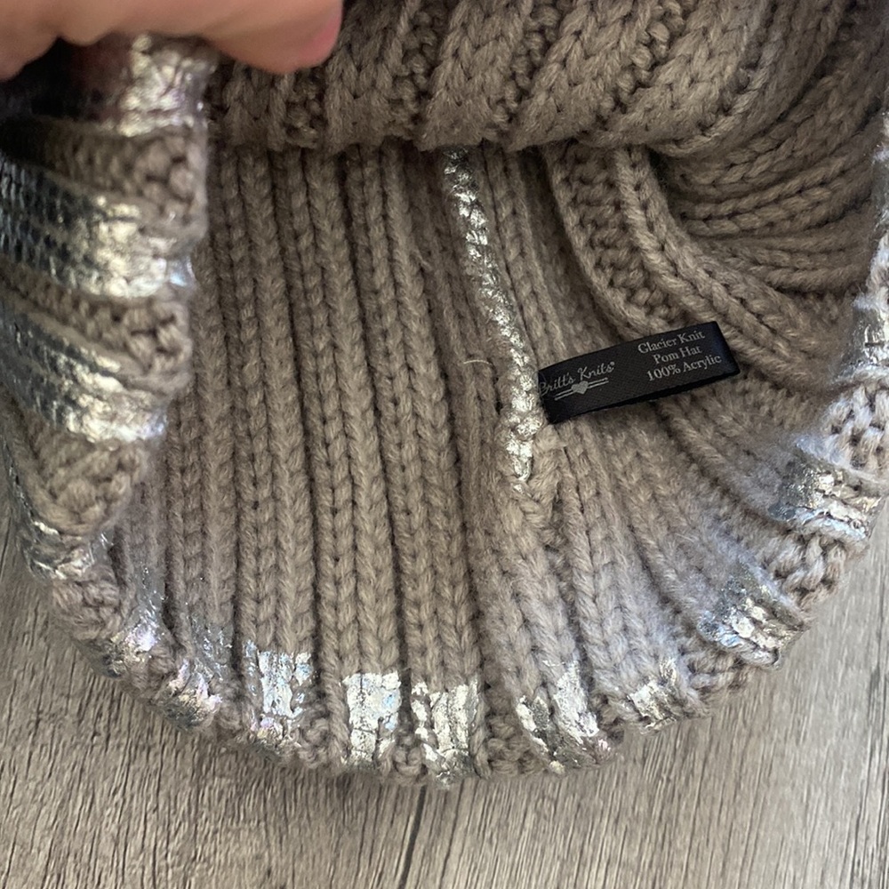 Metallic silver hat - Picture 3 of 5